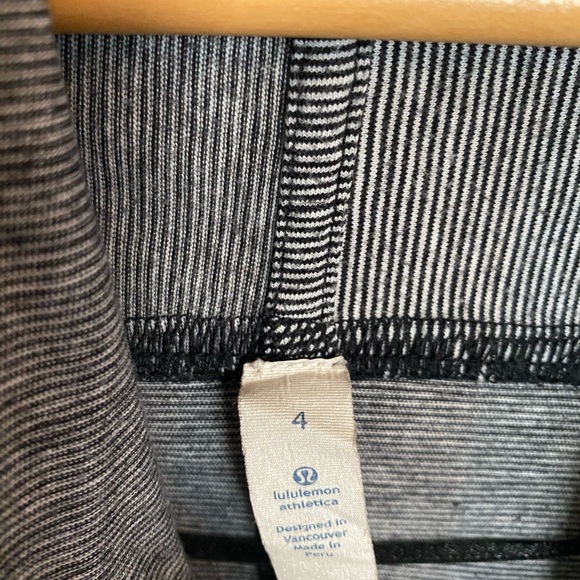 Lululemon cross over sweater 4 - Picture 3 of 4